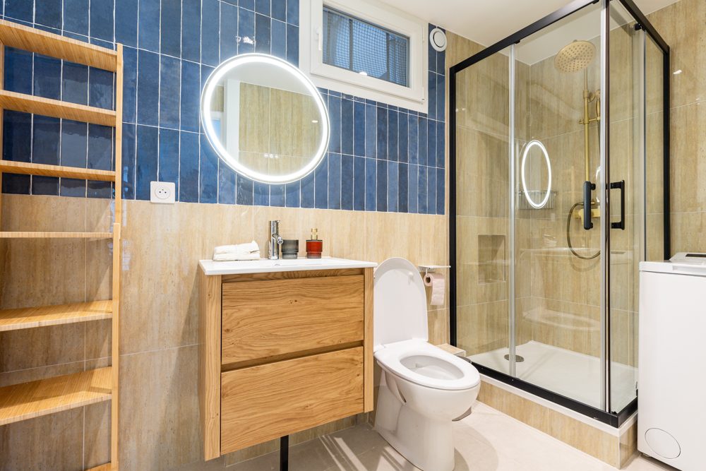 Salle de bain en zellige bleu