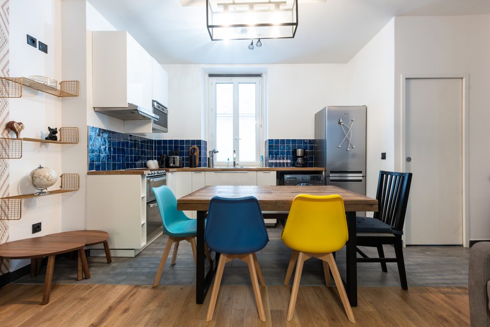 Cuisine ouverte et coin repas