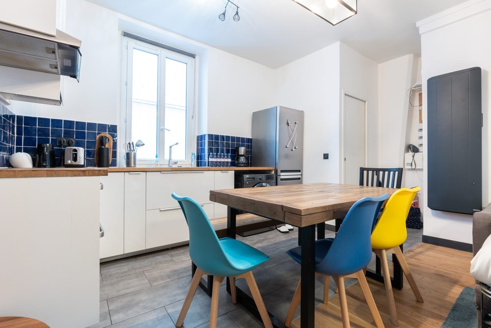 Cuisine aux carreaux bleus