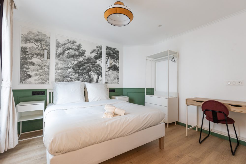 Chambre 1 avec bureau