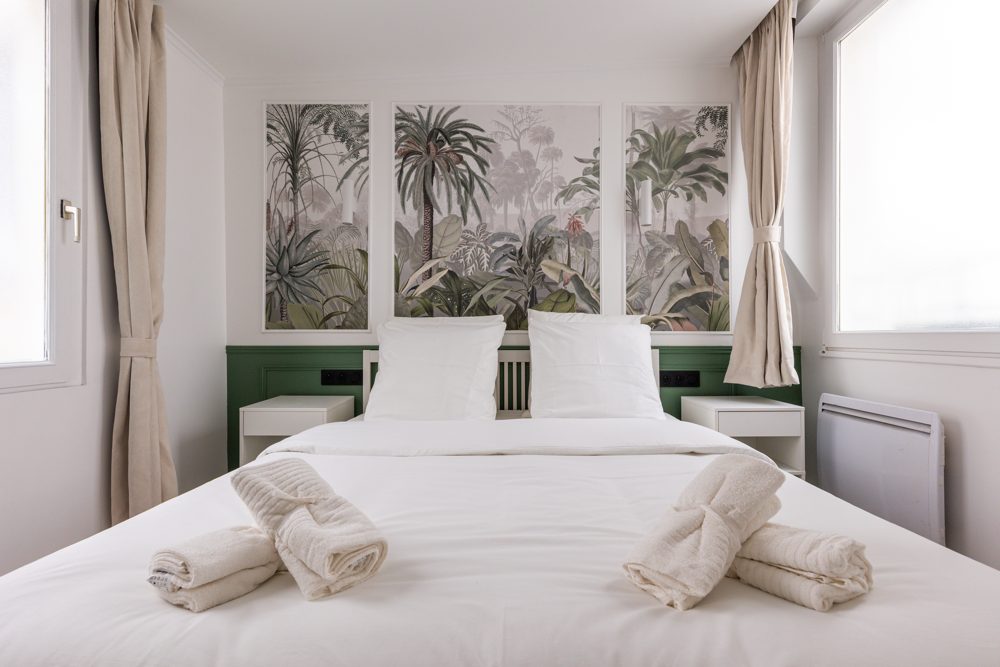 Chambre 2, boiseries vertes